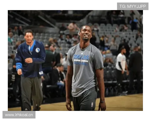 巴恩斯靠高效挡拆制造错位，提升球队关键时刻进攻效率